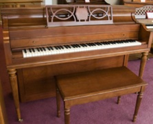 Everett Console Piano