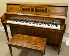 Yamaha M302 Console Piano