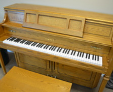Yamaha M402 Console Piano