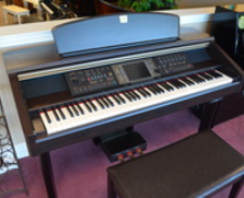 YAMAHA CLP-635WH - Univers Clavier Percu à MOMMENHEIM