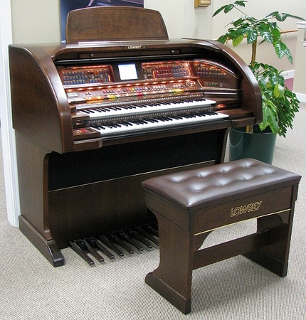 lowrey organ legend supreme