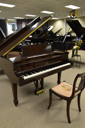 1936 Steinway baby grand & matching chair! - Grand Pianos