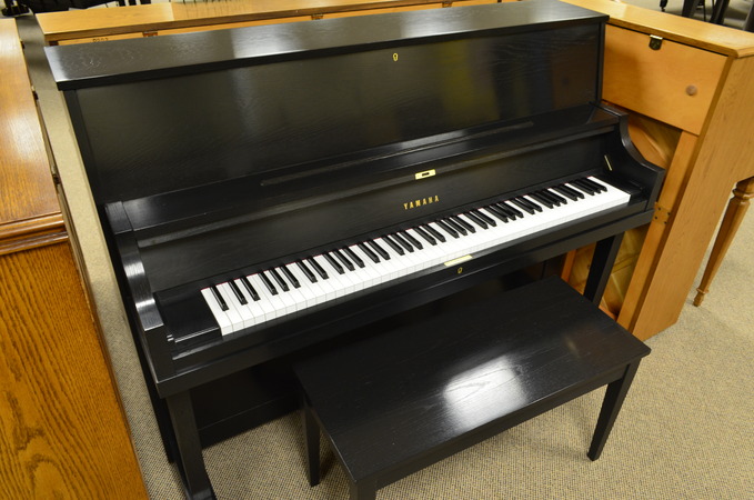 2000 Yamaha P22 Studio Piano - Upright - Studio Pianos