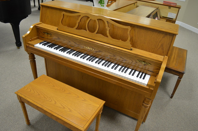 1995 Yamaha M500F Console Piano - Upright - Console Pianos