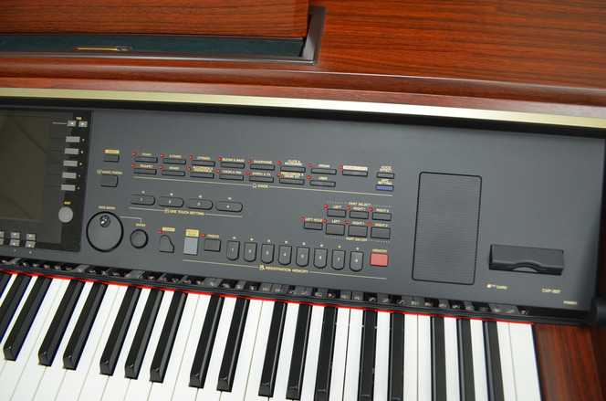 Yamaha Clavinova CVP 307 Digital Piano