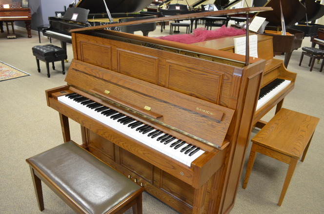 1982 Samick SU-121 Professional Upright