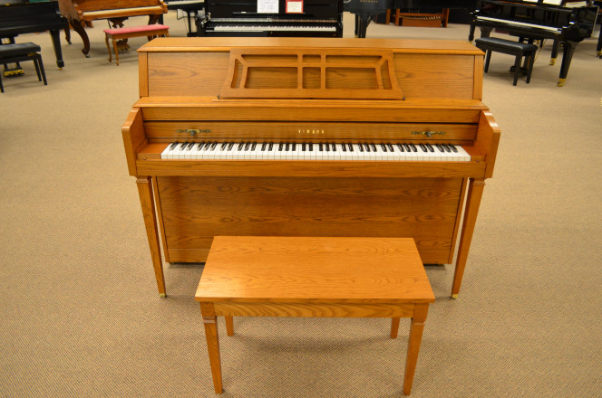 1993 Yamaha console piano in oak - Upright - Console Pianos