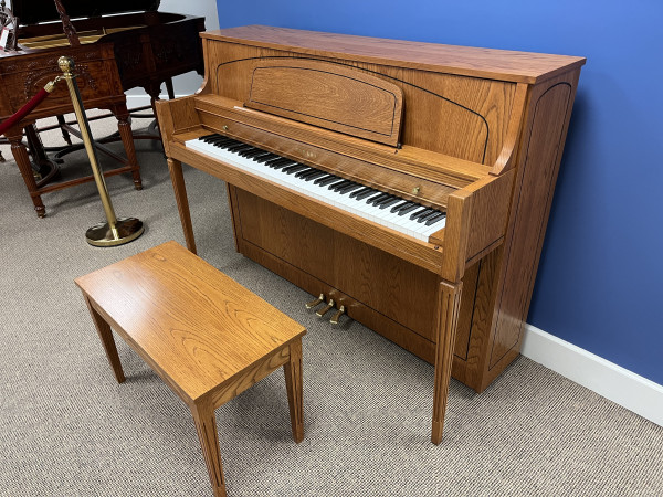 2001 Yamaha M450 console piano and bench - Upright - Console Pianos