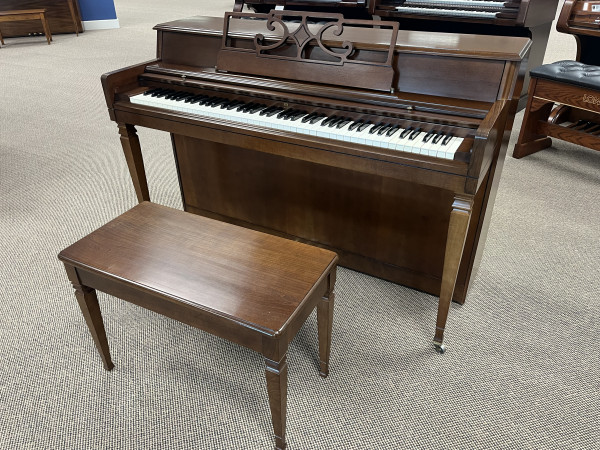 1974 Wurlitzer spinet piano, cherry - Upright - Spinet Pianos